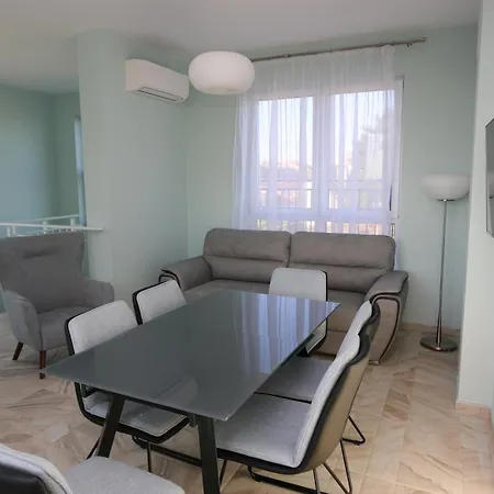 Panoramic Penthouse * וארנה
